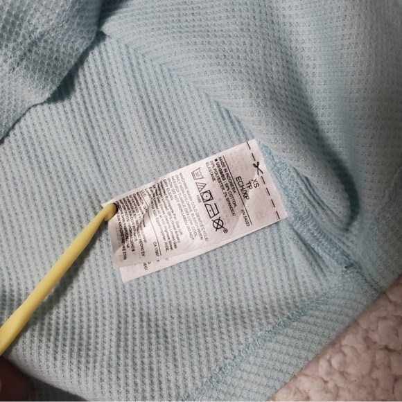 Gap Fit Women’s Active Long Sleeve Tee – Bright Silver Sage - Picture 6 of 6